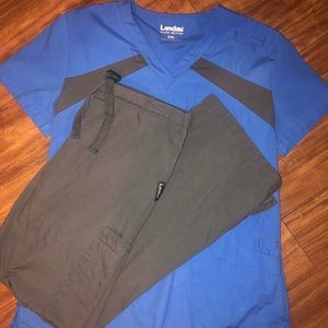 Matching scrub set, no flaws 🏥